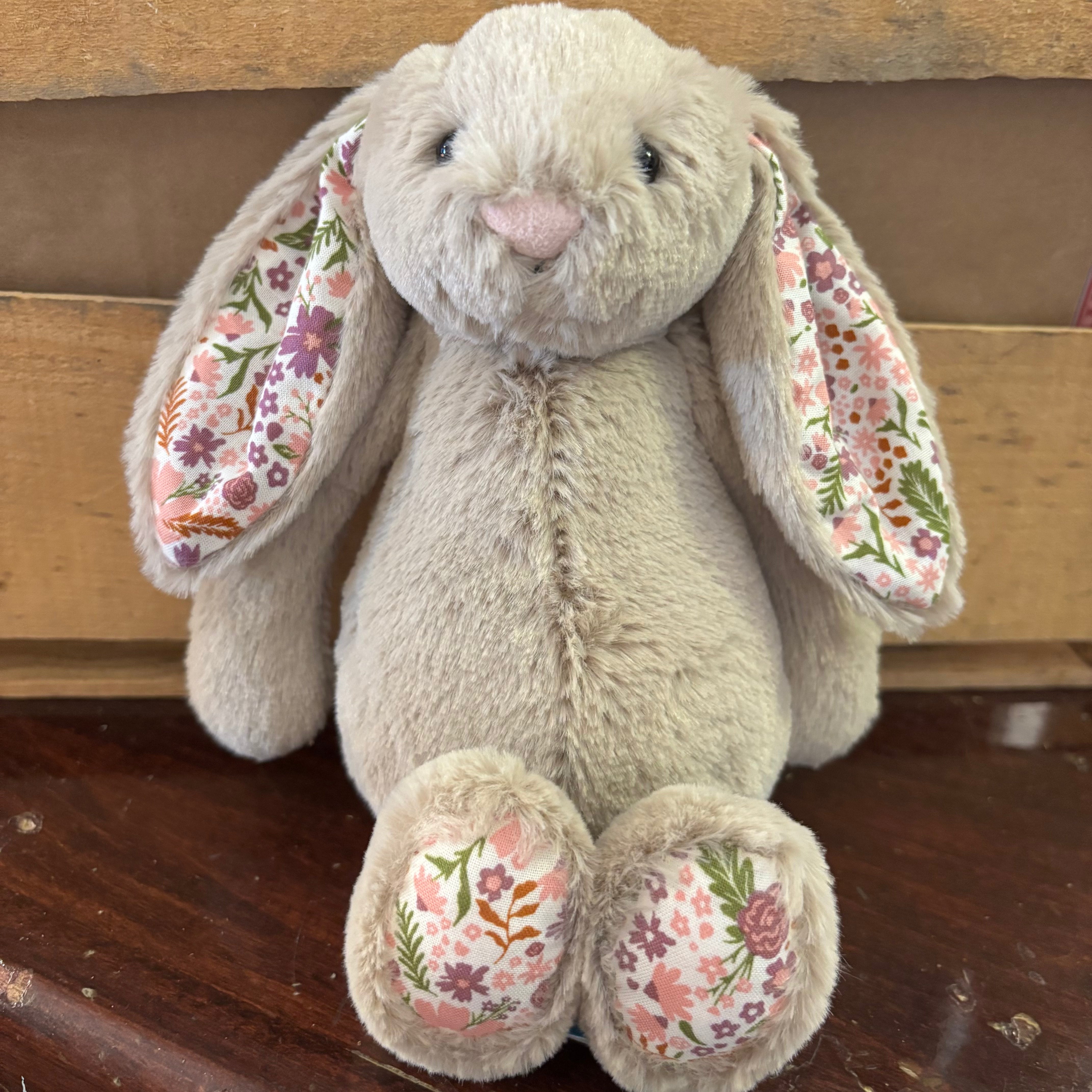 Blossom Beige Bunny Petal ぬいぐるみ Blossom Beige Bunny 'Petal' – Junque Drawer Studio