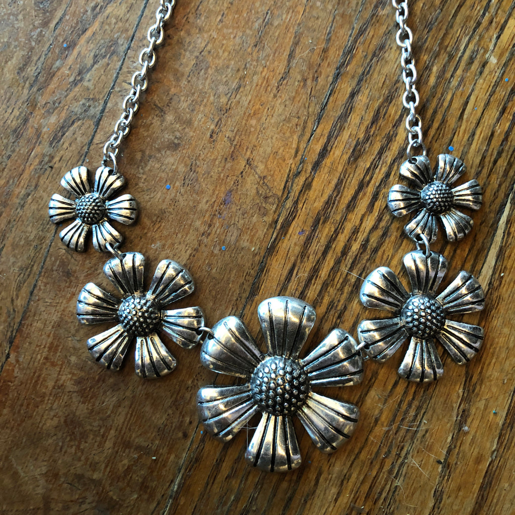 Silver Flowers Necklace